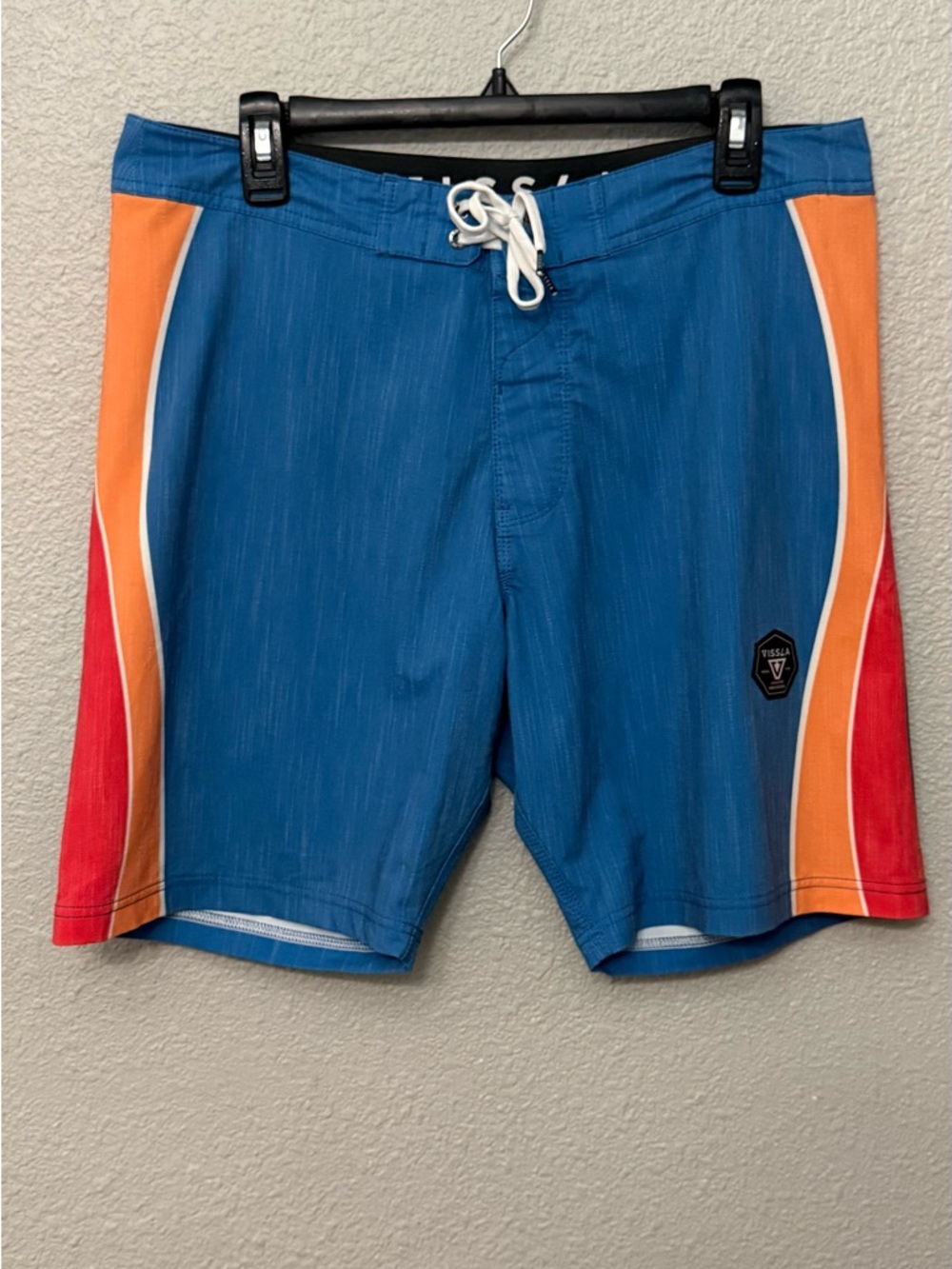 VISSLA Board Shorts size 33